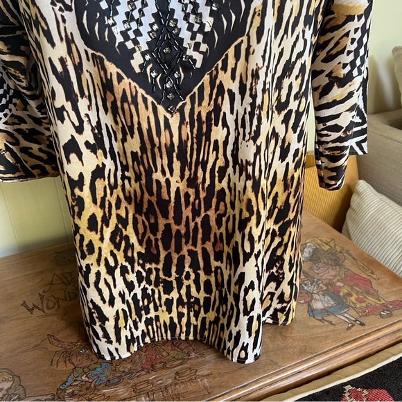 Chico’s 30 year beaded animal print silky poly tunic top 2 12 14 B: 46” lovely! - Picture 7 of 11
